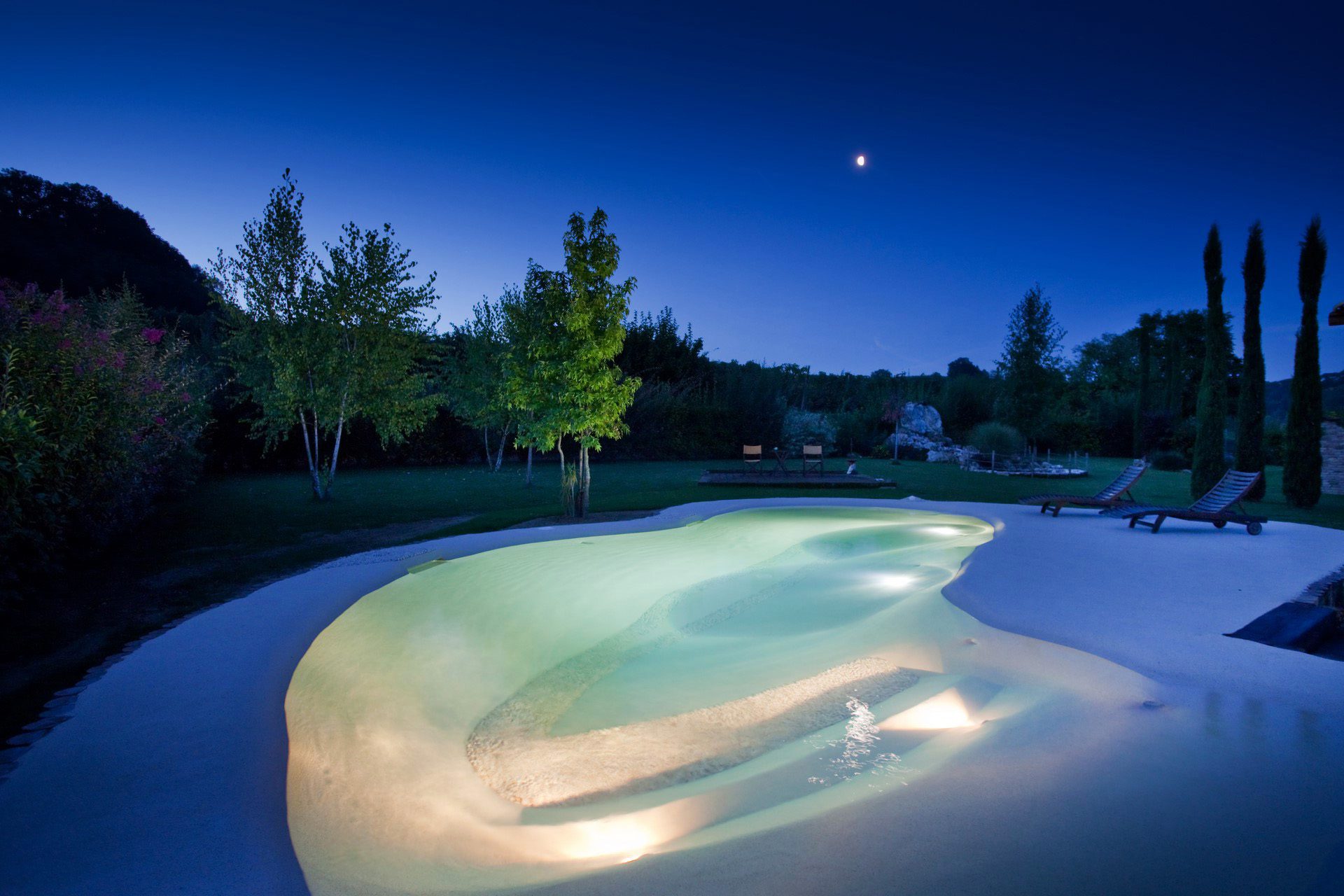 Stimmung zu jeder Tageszeit im Swiss SPA-Pool