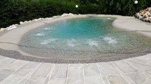 Grosszügiges Schwimmbad auf kleinem Raum