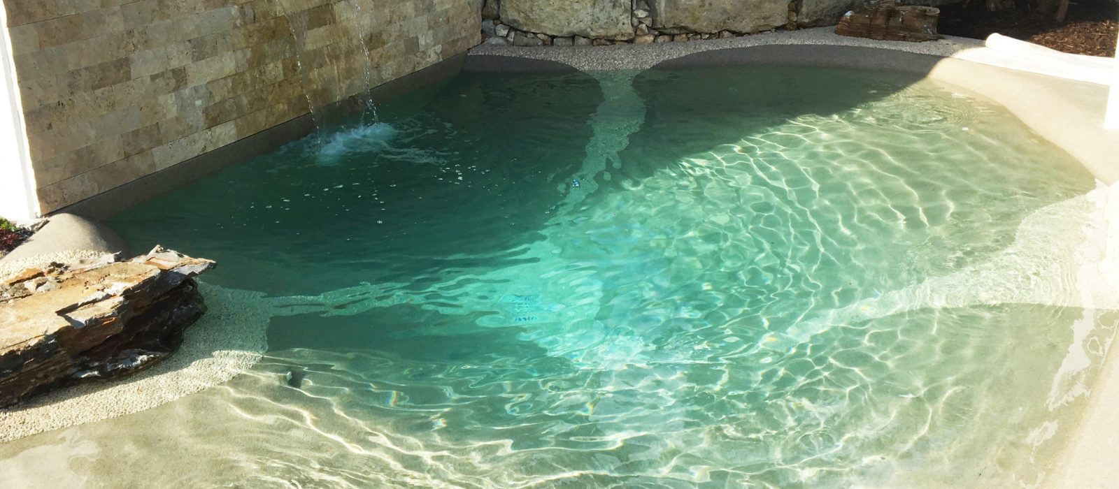 Bio Design Swiss SPA-Pool mit Wasserfall