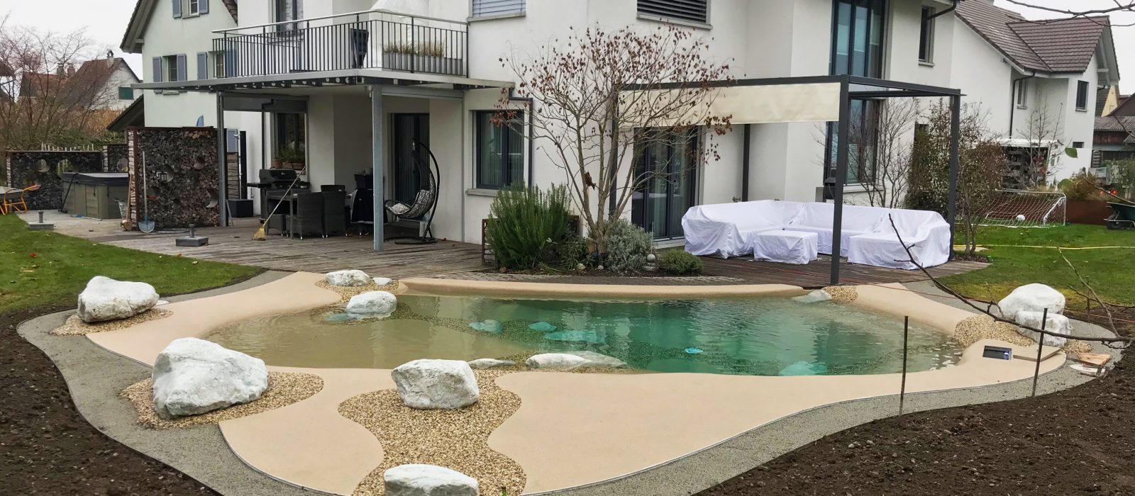 Ein-Swiss-SPA-Pool-wird-Wirklichkeit Erni